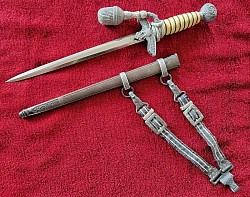 Nazi Luftwaffe 2nd Model Dagger by P.D. Luneschloss with Hangers and Portapee...$525 SOLD